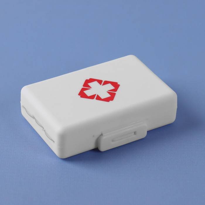 Таблетница «Быстрая аптечка», 9 см × 6 см × 2,5 см, 7 секций, цвет белый